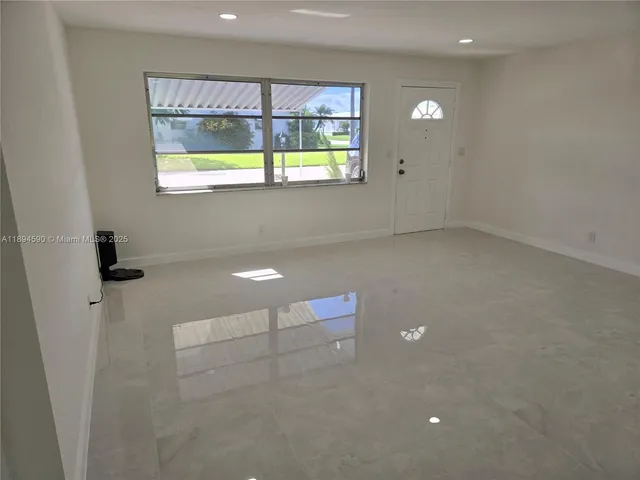 $2,500 | 600 Southwest 8th Place, Boynton Beach, FL 33426