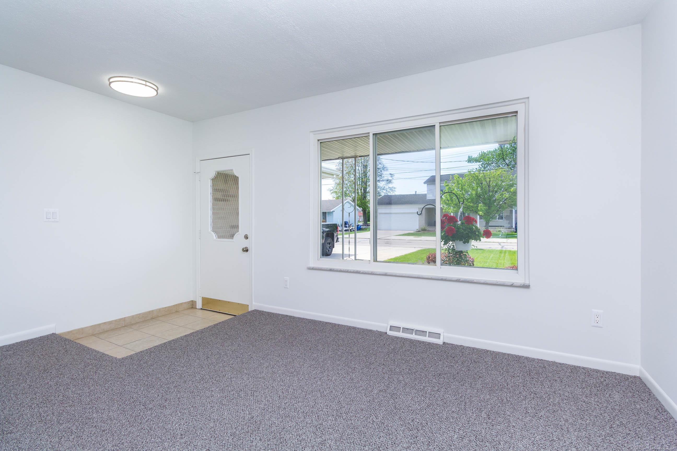 7249 Bluebill Road Algonac, MI 48001 - Photo 8 of 38 50174916-5a9dfa90-452f-4595-a146-17b17de7f87c.JPG