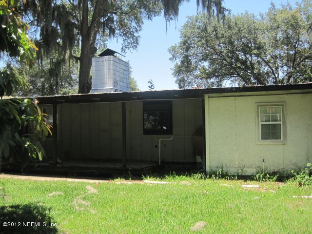 7929 Breezy Point Road East Melrose, FL 32666 - Photo 3 of 8 Back