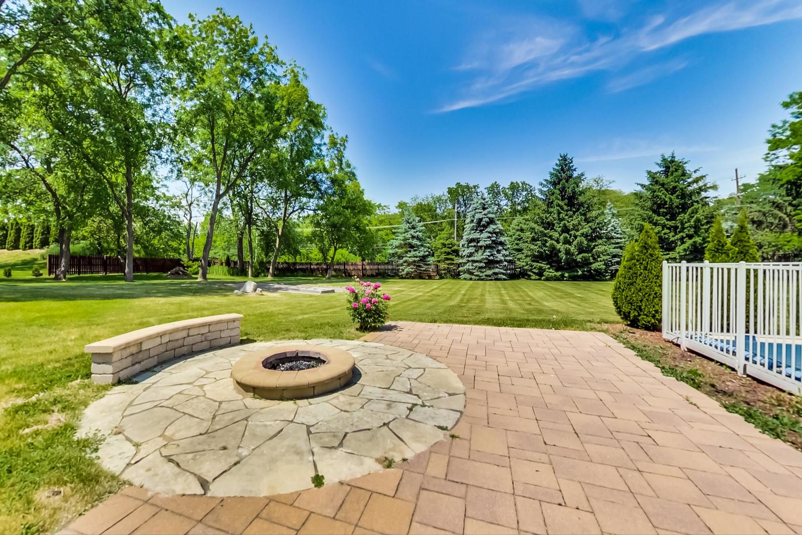 2101 Bull Ridge Drive McHenry, IL 60050 - Photo 67 of 83 a view of a garden with an outdoor space