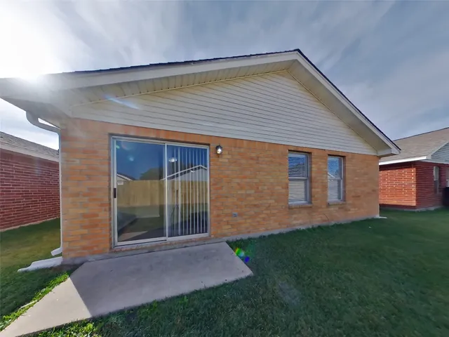 $1,569 | 3134 Boynton Drive, Houston, TX 77045