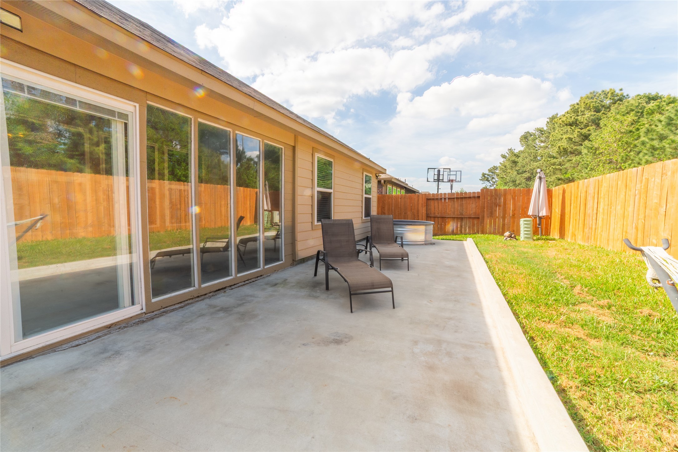 10510 Chestnut Path Way Tomball, TX 77375 - Photo 27 of 30 Sun room and back patio