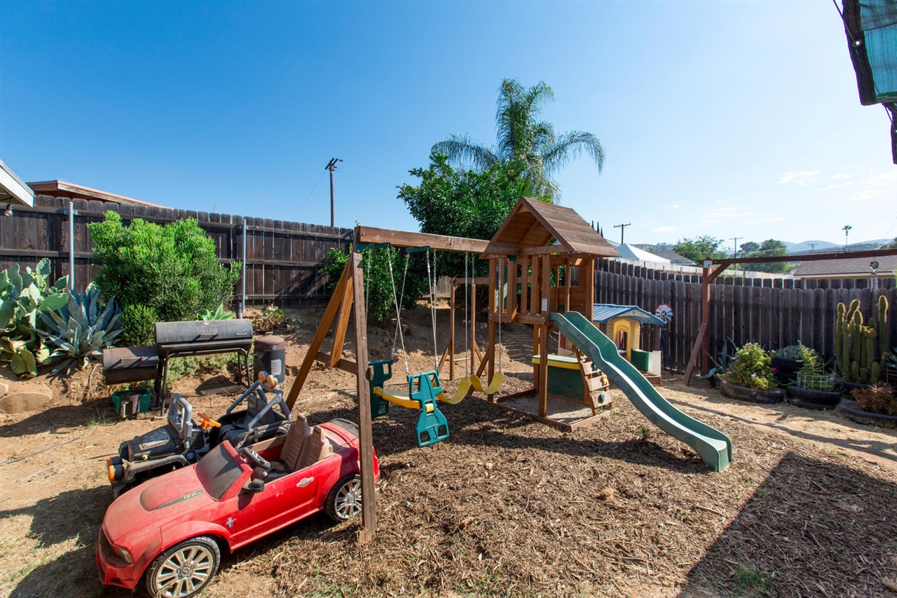 13449 Sebago Avenue Poway, CA 92064 - Photo 12 of 23 Gallery Image 12