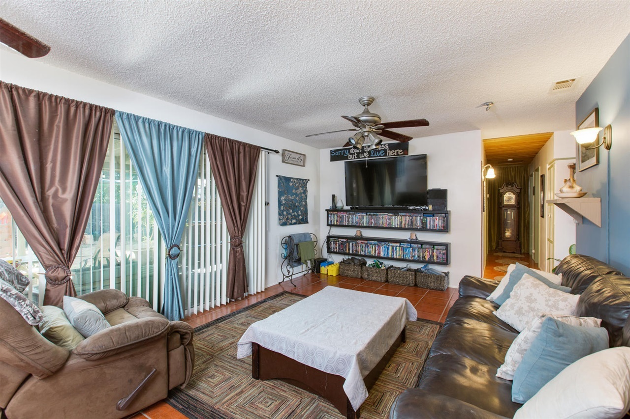 13449 Sebago Avenue Poway, CA 92064 - Photo 6 of 23 Gallery Image 6