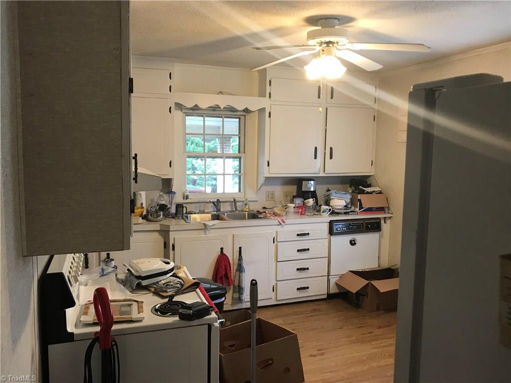 2652 Wards Gap Road Mount Airy, NC 27030 - Photo 5 of 18 Gallery Image 5