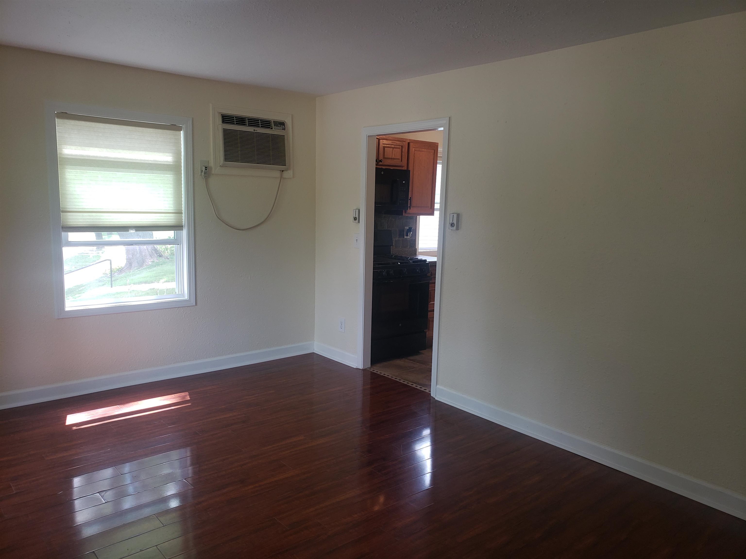26 Craig Avenue Madison, WI 53705 - Photo 8 of 24