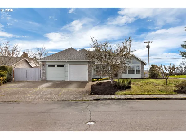 $529,000 | 1420 Northeast Hoffman Drive, McMinnville, OR 97128