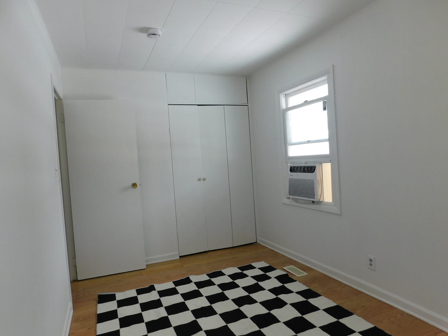 33 Hawthorne Lane Streamwood, IL 60107 - Photo 10 of 15 a view of a closet