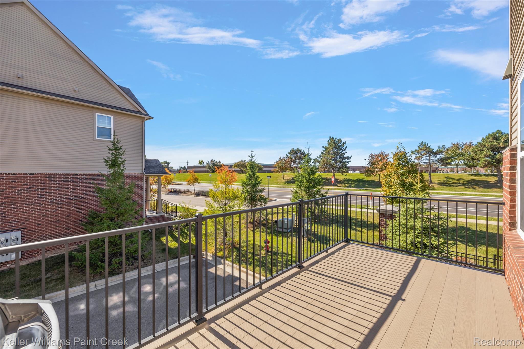 314 Glenhurst Boulevard Rochester, MI 48307 - Photo 41 of 64 View of wooden deck