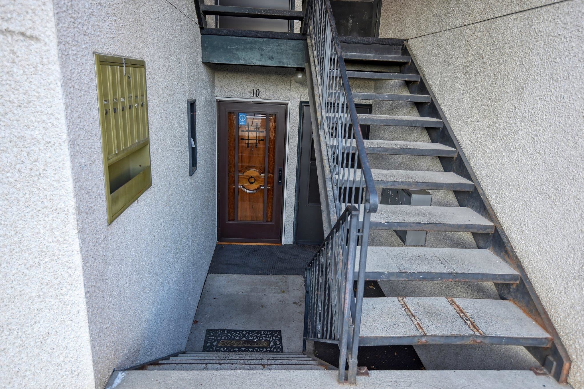 223 North Raymond Road, Unit 10 Spokane, WA 99206 - Photo 4 of 29