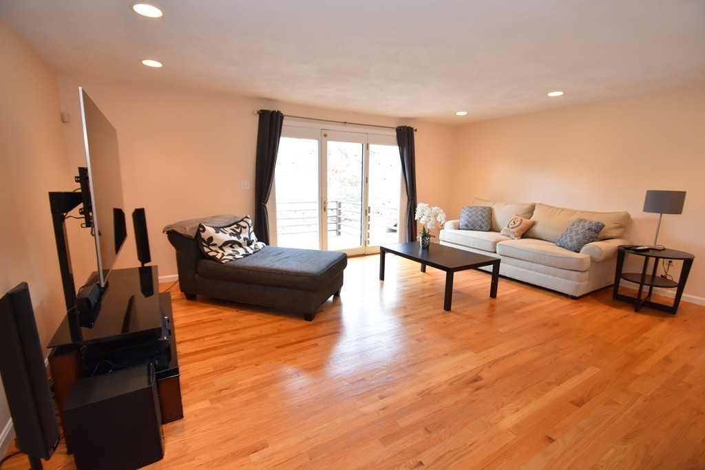10 Oak Ridge Drive, Unit 4 Maynard, MA 01754 - Photo 3 of 16 Gallery Image 3