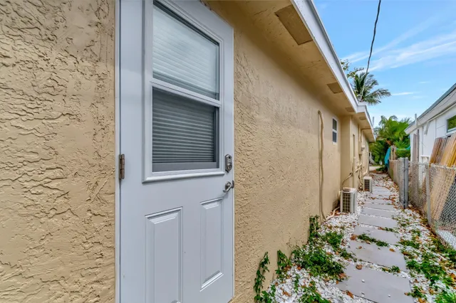 a view of a pathway with a house
