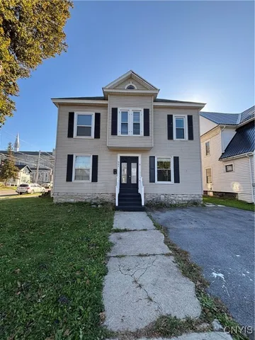 $1,800 | 942 State Street, Watertown, NY 13601