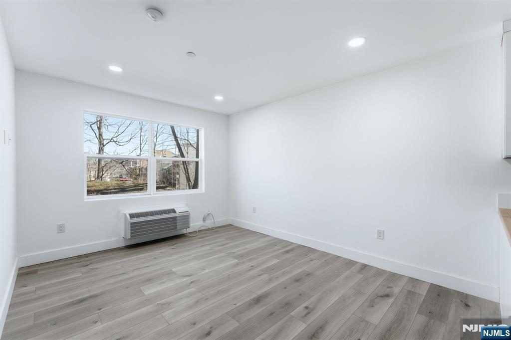 95 Shepherd Lane, Unit B302 Totowa, NJ 07512 - Photo 4 of 19