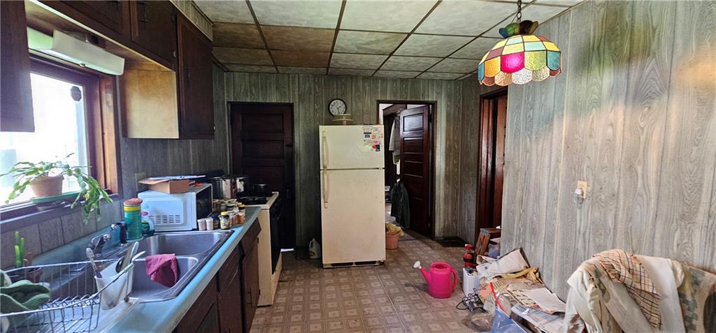 417 Uber Street New Castle, PA 16101 - Photo 14 of 43