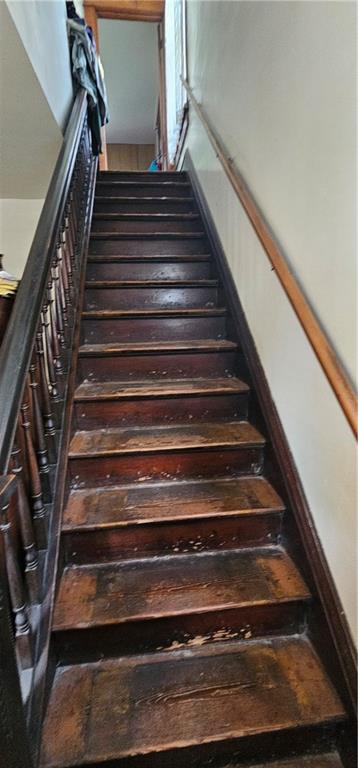 417 Uber Street New Castle, PA 16101 - Photo 15 of 43 a view of entryway