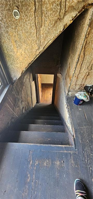 417 Uber Street New Castle, PA 16101 - Photo 29 of 43