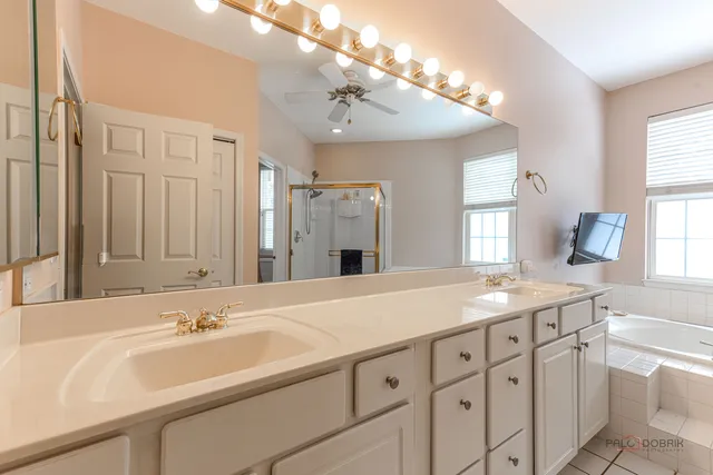 $599,000 | 22 Ashford Court, Lincolnshire, IL 60069