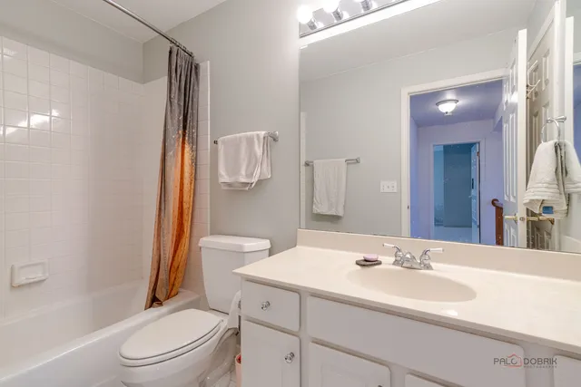 $599,000 | 22 Ashford Court, Lincolnshire, IL 60069