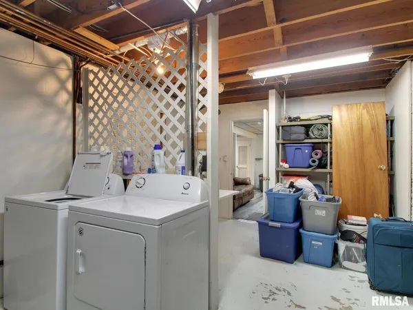 $245,000 | 2130 Sunnybrook Drive East, Quincy, IL 62301
