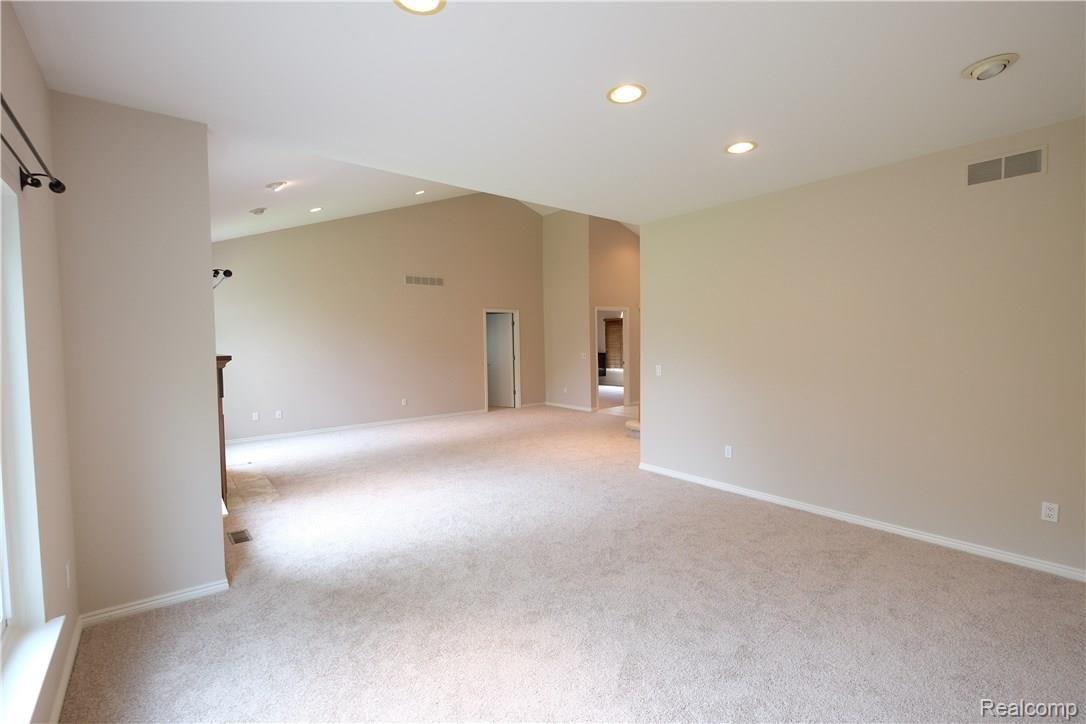 1535 Cardinal Ridge Court West Bloomfield, MI 48324 - Photo 6 of 36 DSCF3410.JPG