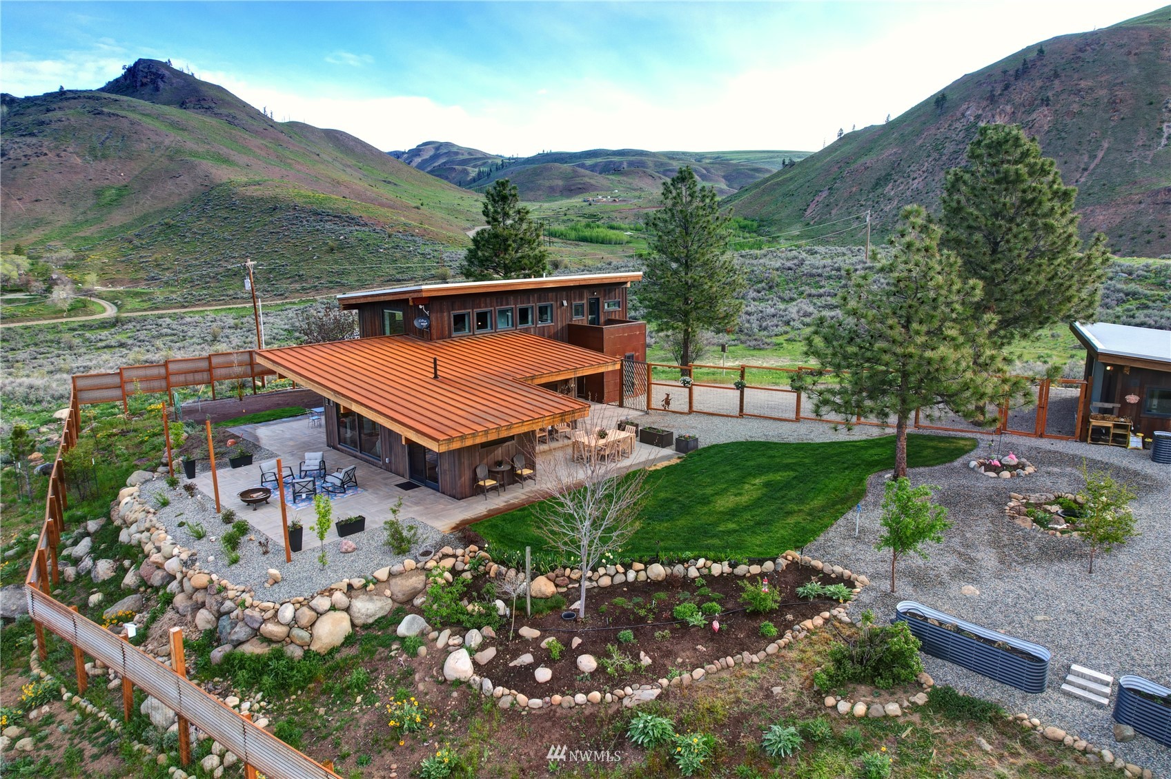 107 Nanasu Road Twisp, WA 98856 - Photo 4 of 40 Gallery Image 4