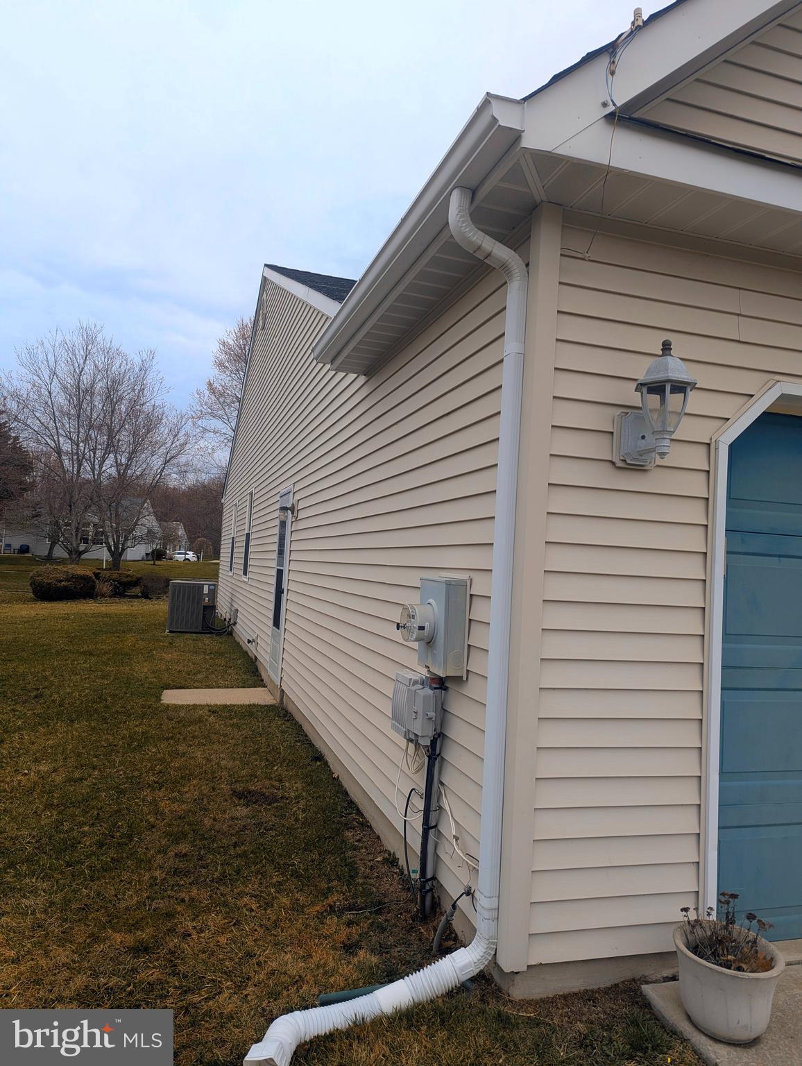 415 Country Way Mickleton, NJ 08056 - Photo 6 of 26 a view of a back yard of the house