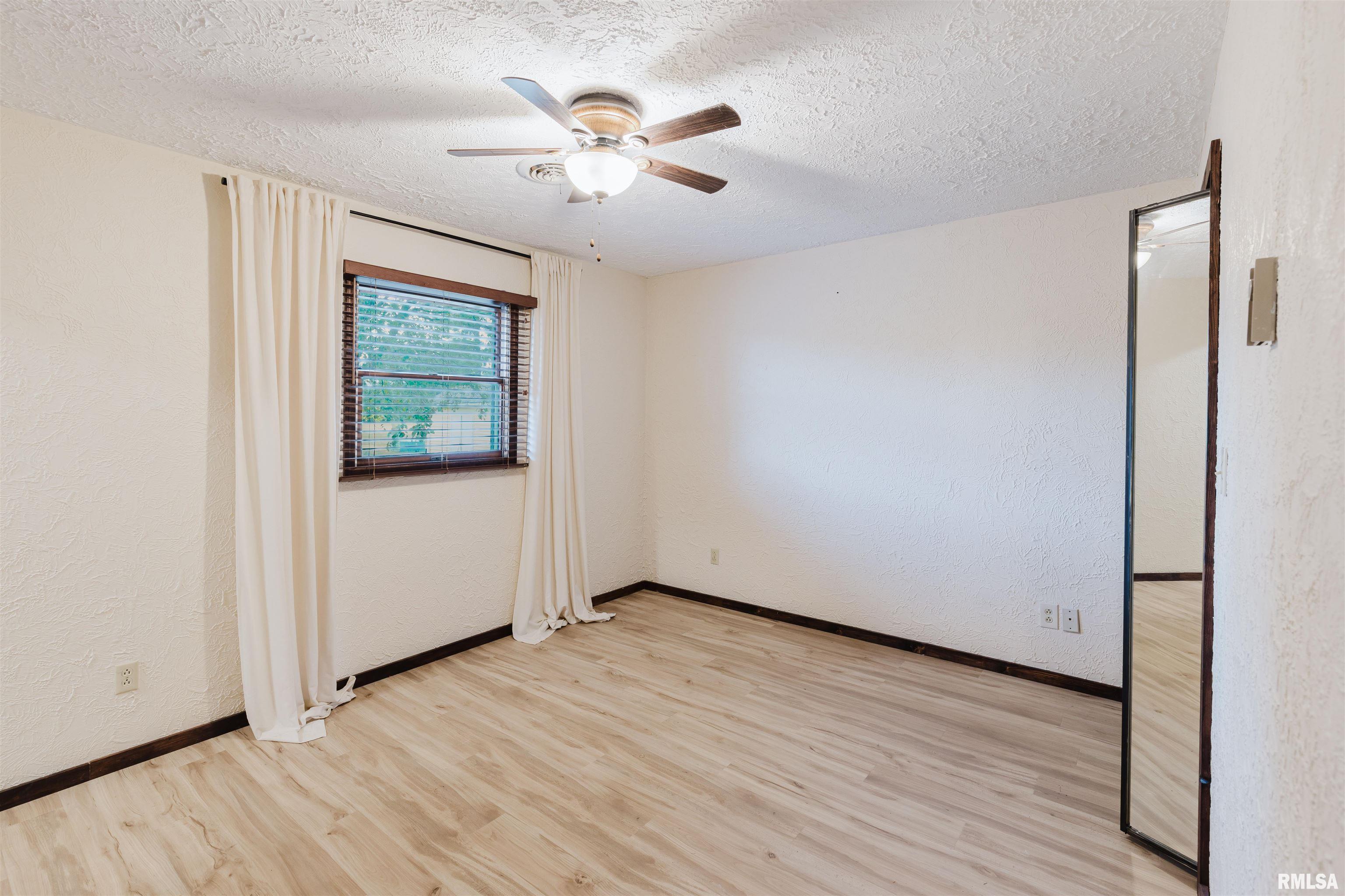 109 Philip Road Christopher, IL 62822 - Photo 15 of 32 Gallery Image 15
