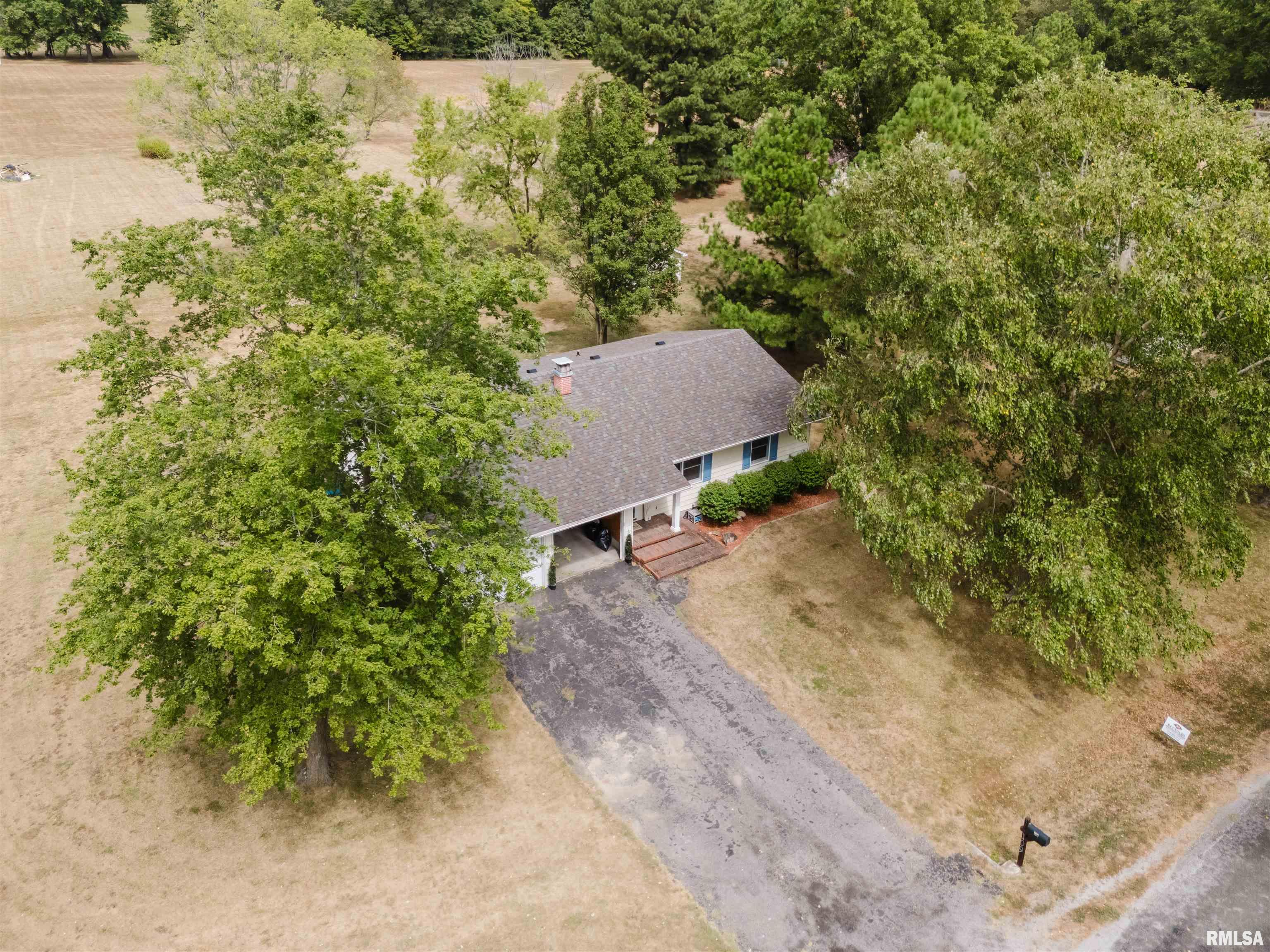 109 Philip Road Christopher, IL 62822 - Photo 27 of 32 Gallery Image 27