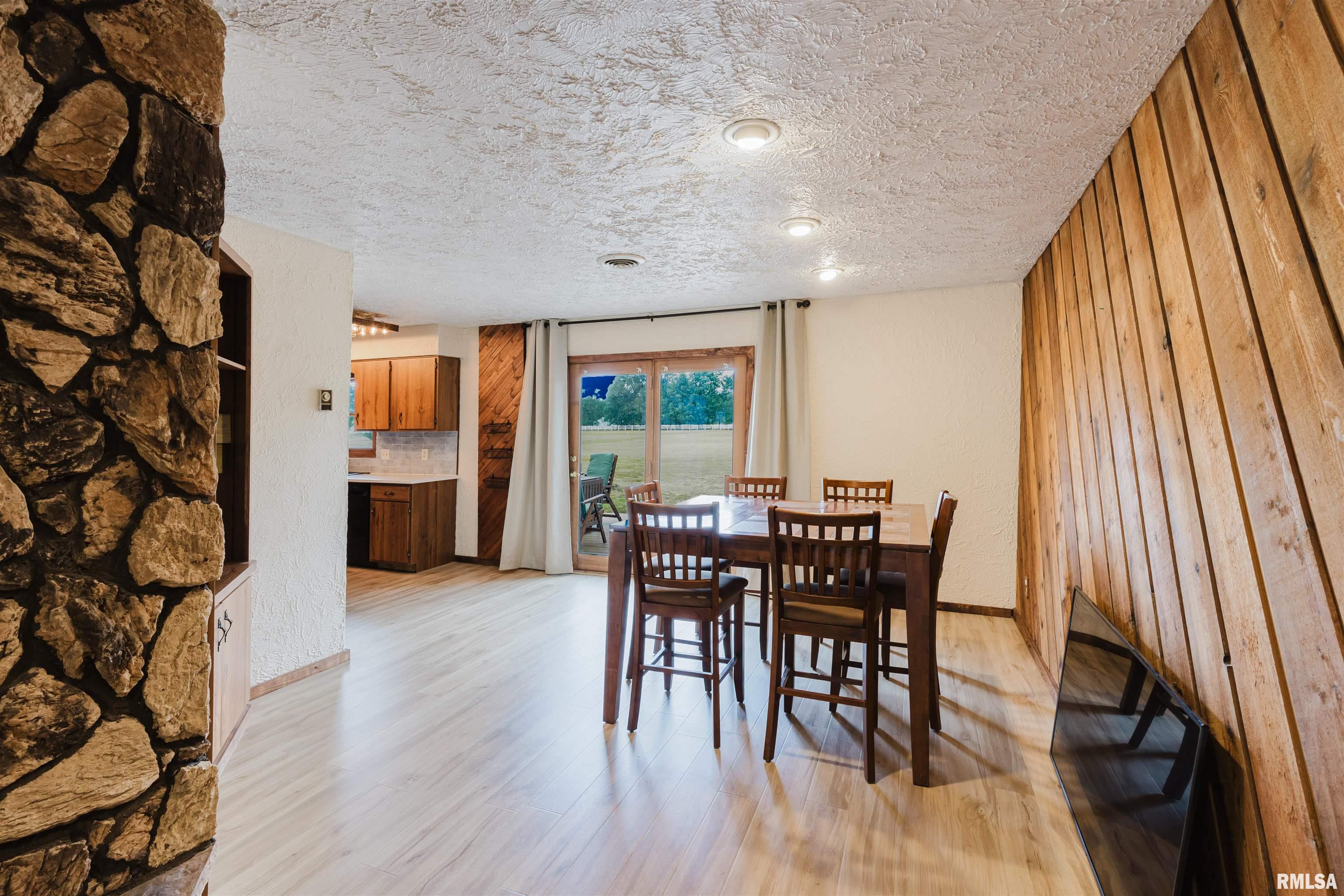 109 Philip Road Christopher, IL 62822 - Photo 7 of 32 Gallery Image 7