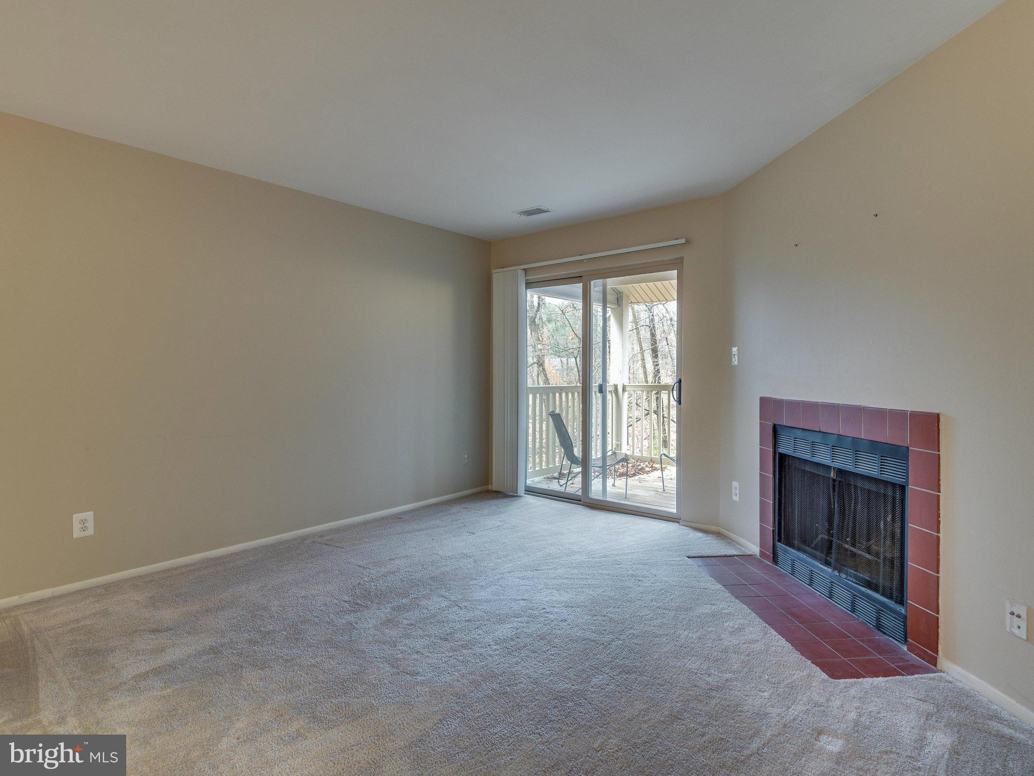 1700 Ascot Way, Unit D Reston, VA 20190 - Photo 5 of 30 Living Room