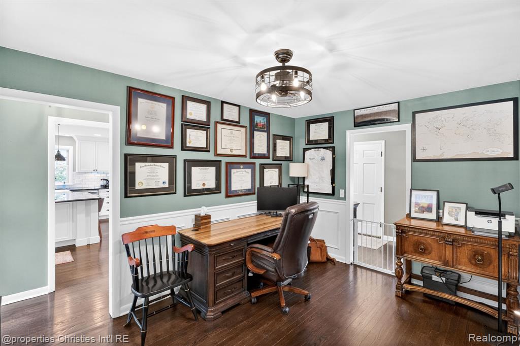 1088 Rivenoak Street Birmingham, MI 48009 - Photo 15 of 45 Gallery Image 15