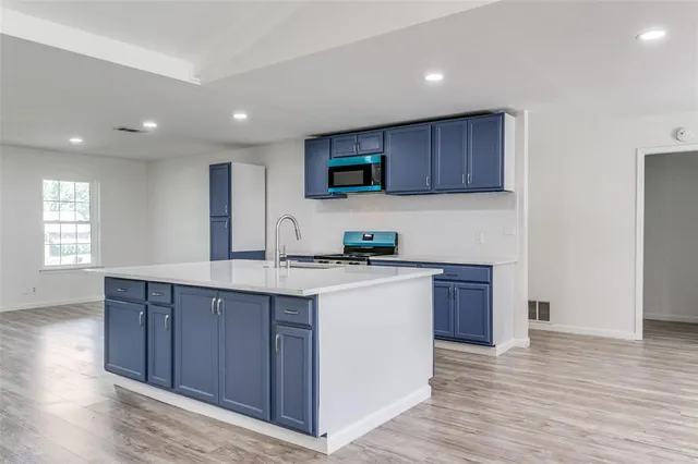 $360,000 | 933 Charleston Court, Bedford, TX 76022