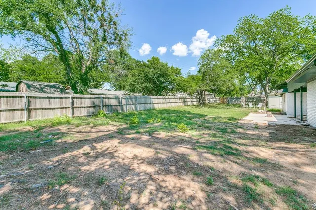 $360,000 | 933 Charleston Court, Bedford, TX 76022