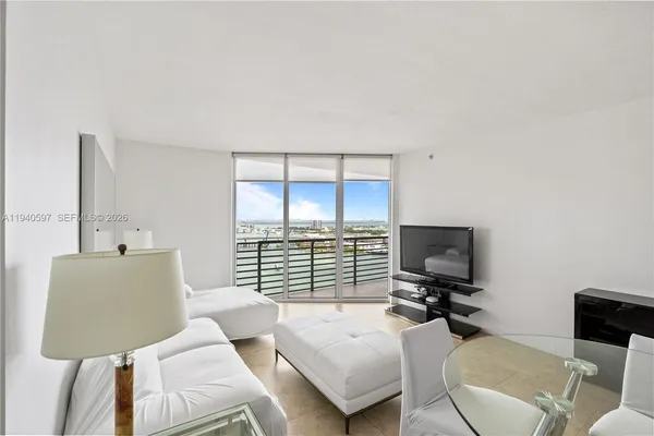 $3,100 | 335 South Biscayne Boulevard, Unit 2910, Miami, FL 33131