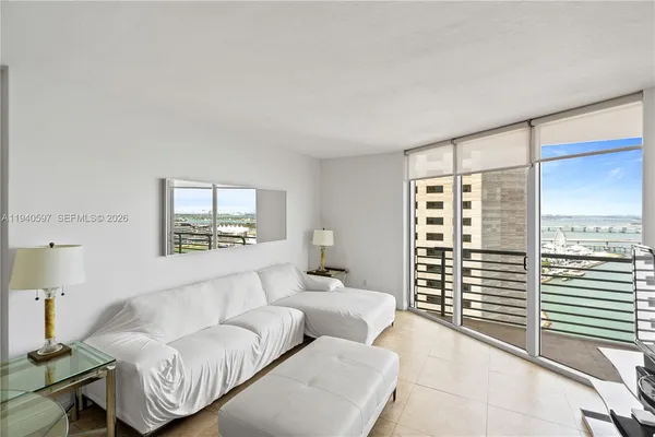 $3,100 | 335 South Biscayne Boulevard, Unit 2910, Miami, FL 33131