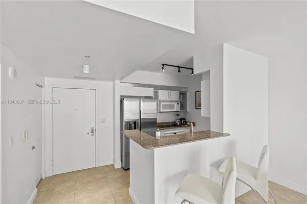 $3,100 | 335 South Biscayne Boulevard, Unit 2910, Miami, FL 33131