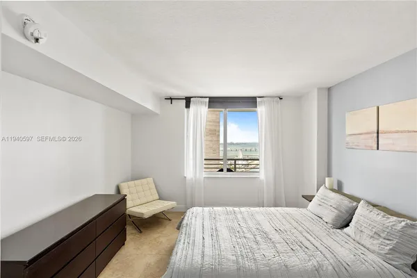 $3,100 | 335 South Biscayne Boulevard, Unit 2910, Miami, FL 33131