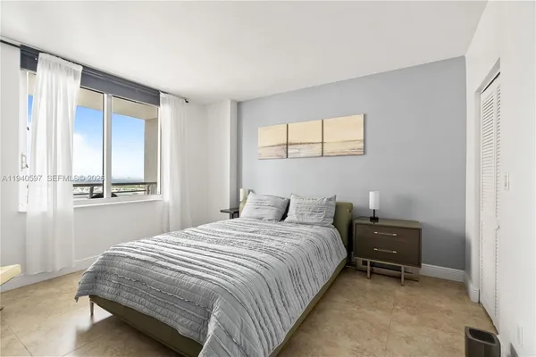 $3,100 | 335 South Biscayne Boulevard, Unit 2910, Miami, FL 33131