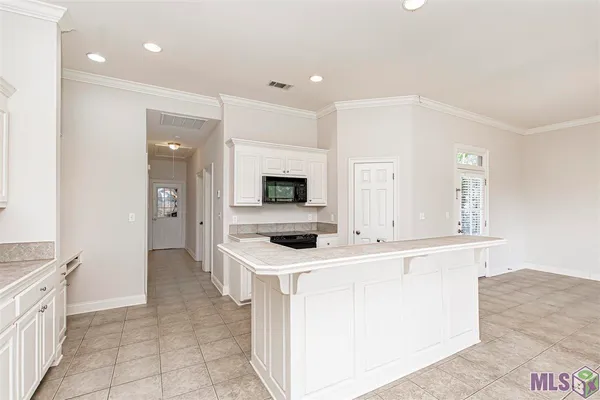 $2,050 | 9015 Westlake Avenue, Baton Rouge, LA 70810