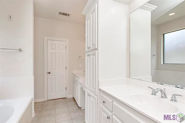 $2,050 | 9015 Westlake Avenue, Baton Rouge, LA 70810