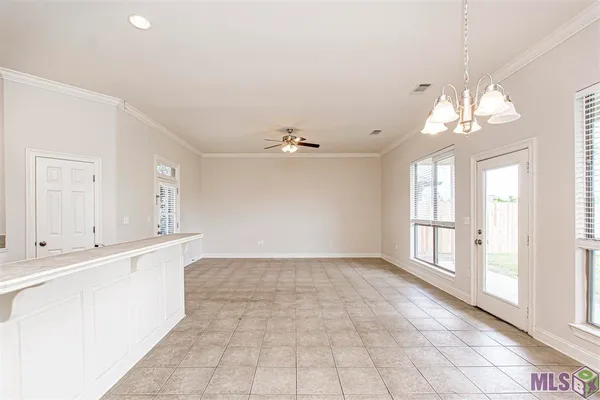 $2,050 | 9015 Westlake Avenue, Baton Rouge, LA 70810