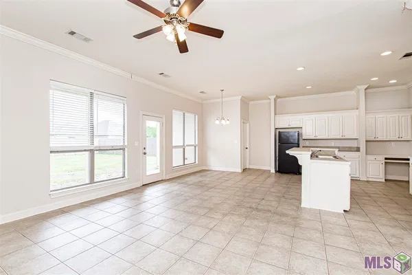 $2,050 | 9015 Westlake Avenue, Baton Rouge, LA 70810