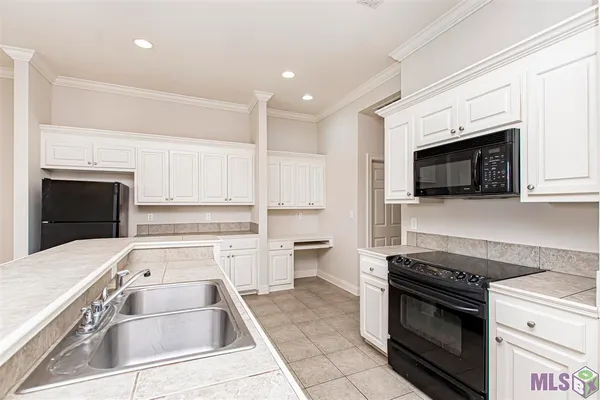 $2,050 | 9015 Westlake Avenue, Baton Rouge, LA 70810