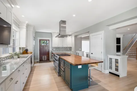$2,395,000 | 702 Skyview Drive, Nashville, TN 37206