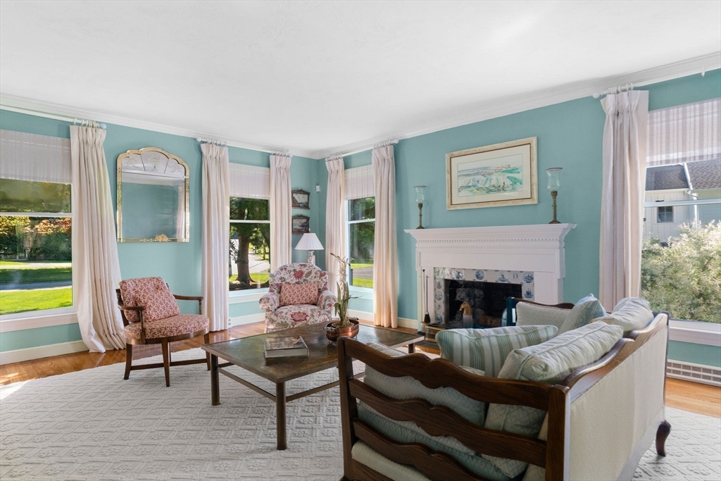125 Oxbow Road Needham, MA 02492 - Photo 5 of 38