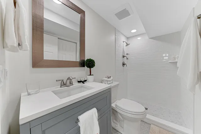 $12,000 | 390 South Basswood Road, Lake Forest, IL 60045