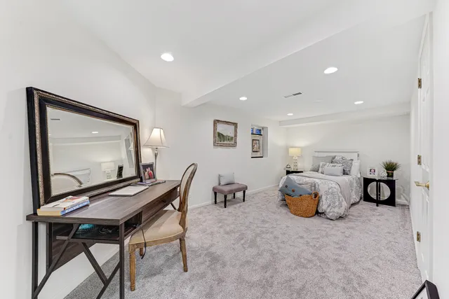 $12,000 | 390 South Basswood Road, Lake Forest, IL 60045