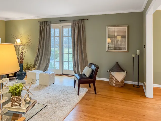 $12,000 | 390 South Basswood Road, Lake Forest, IL 60045