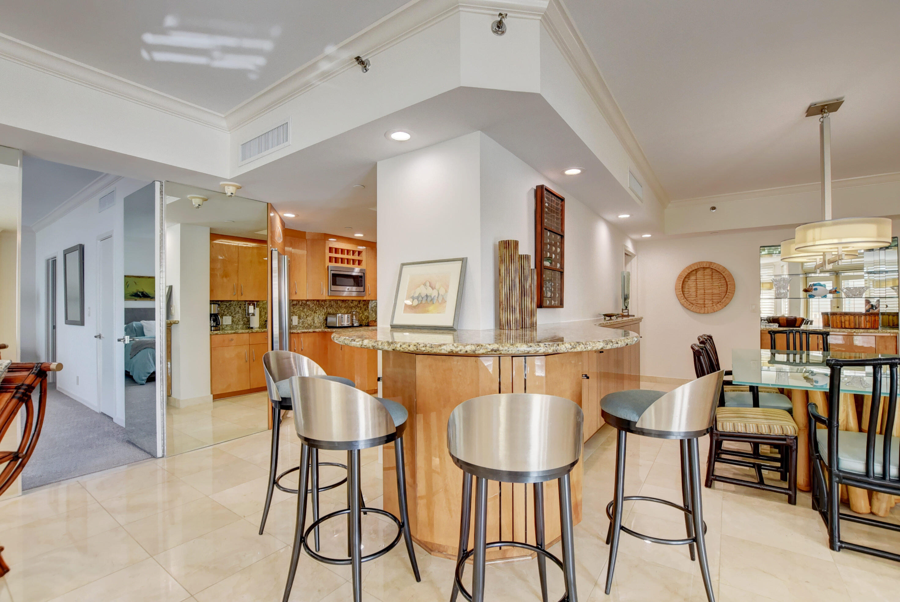 300 Southeast 5th Avenue, Unit 4110 Boca Raton, FL 33432 - Photo 19 of 31 Snack bar